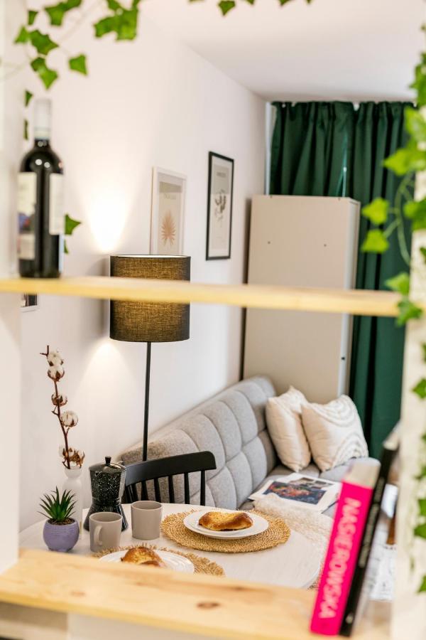 Chmielna - 250M Od Zlotych Tarasow, 350M Od Dworca Centralnego - Wifi - Smart Tv 55 Cali - Better Rental Варшава Экстерьер фото